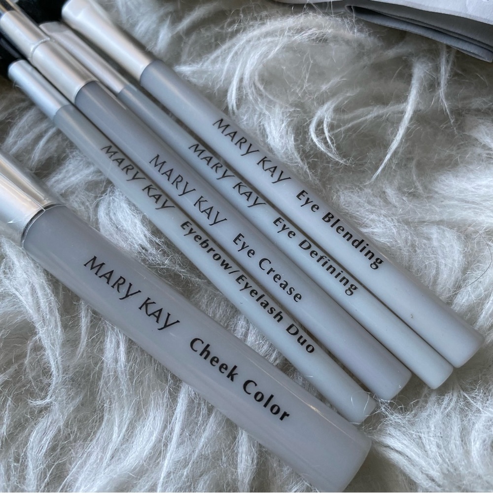 ๐ค5/$20 Mary Kay Makeup Brush Set - Picture 2 of 7
